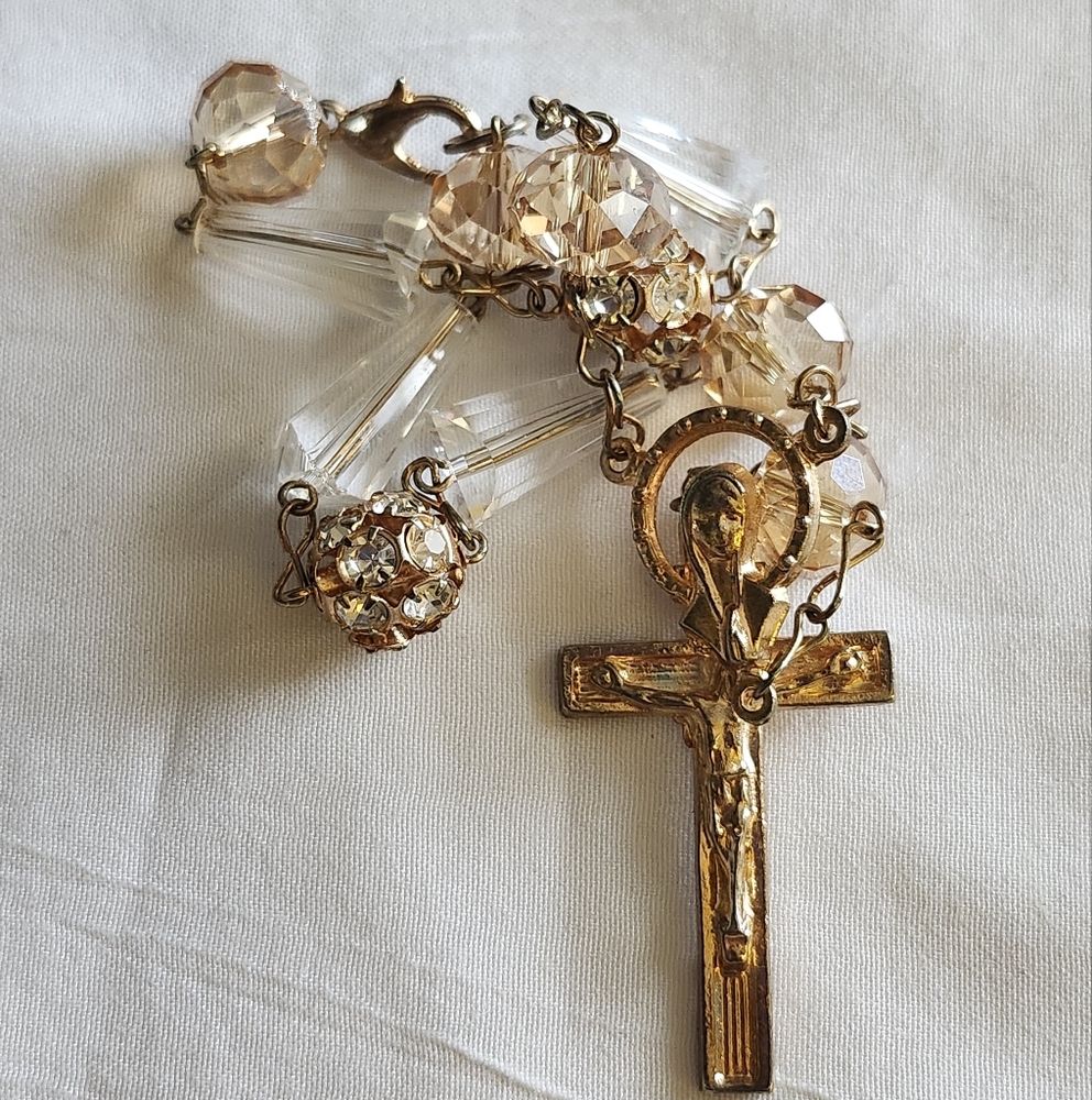Vintage Catholic Cut Cone Crystal Chaplet With Honey Rondelle Crystal Crucifix